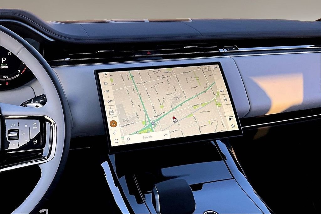 New 2026 BORASCO GREY Land Rover Dynamic SE image 6