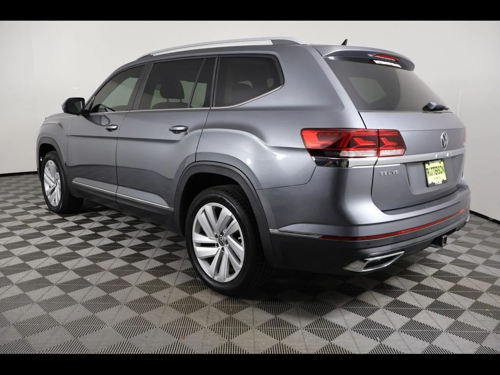 Used 2021 Gray Volkswagen SEL image 4