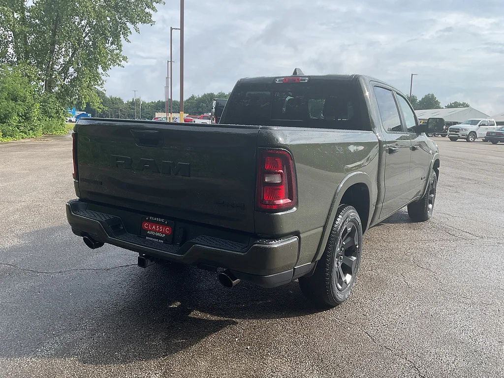 New 2026 Tank RAM Big Horn Crew Cab 4x4 5
