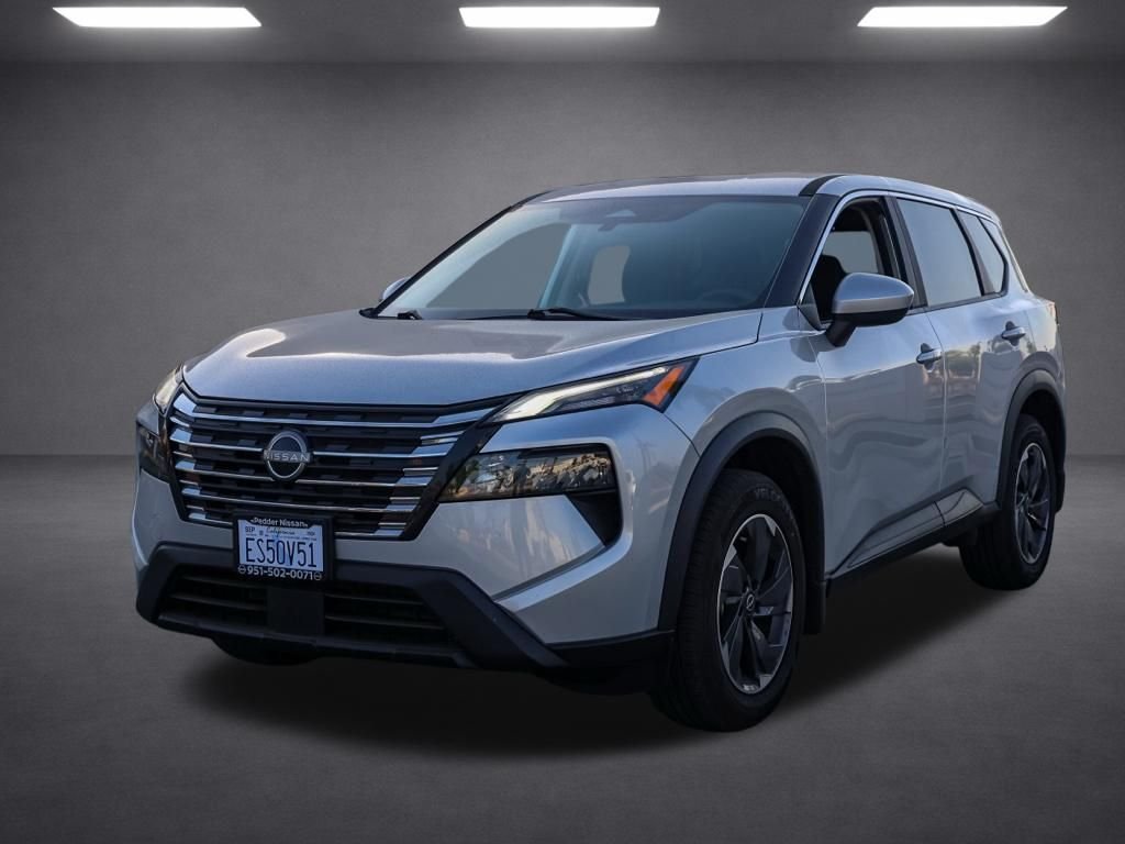 Used 2024 Silver Nissan SV image 7