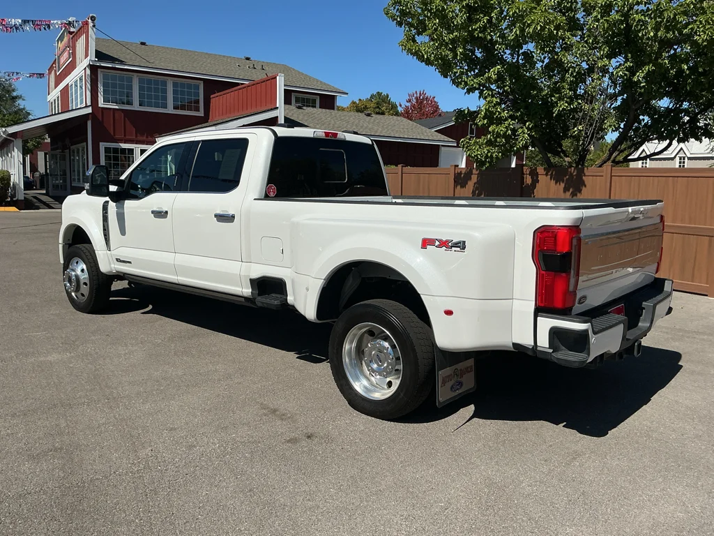 Used 2024 STAR WHITE Ford Platinum image 8
