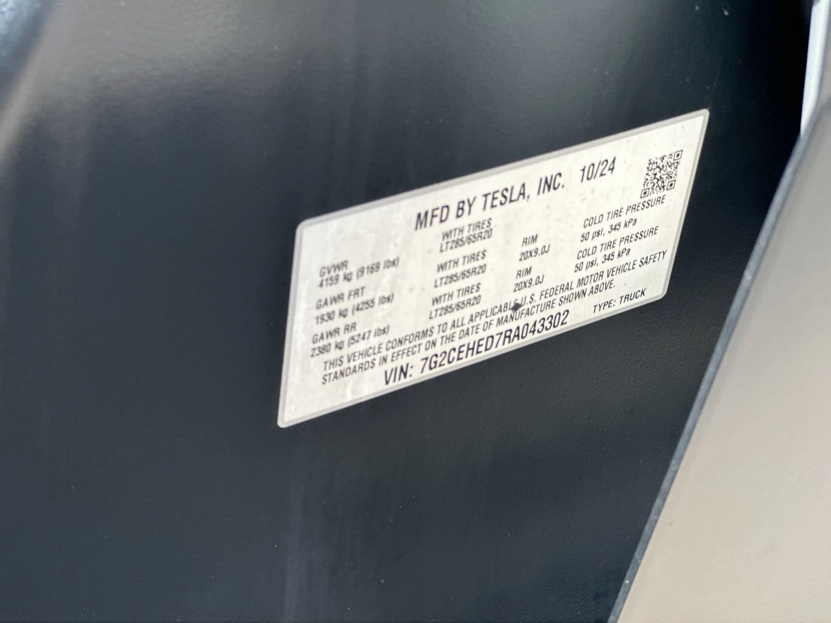 Used 2024 Black Tesla  image 30