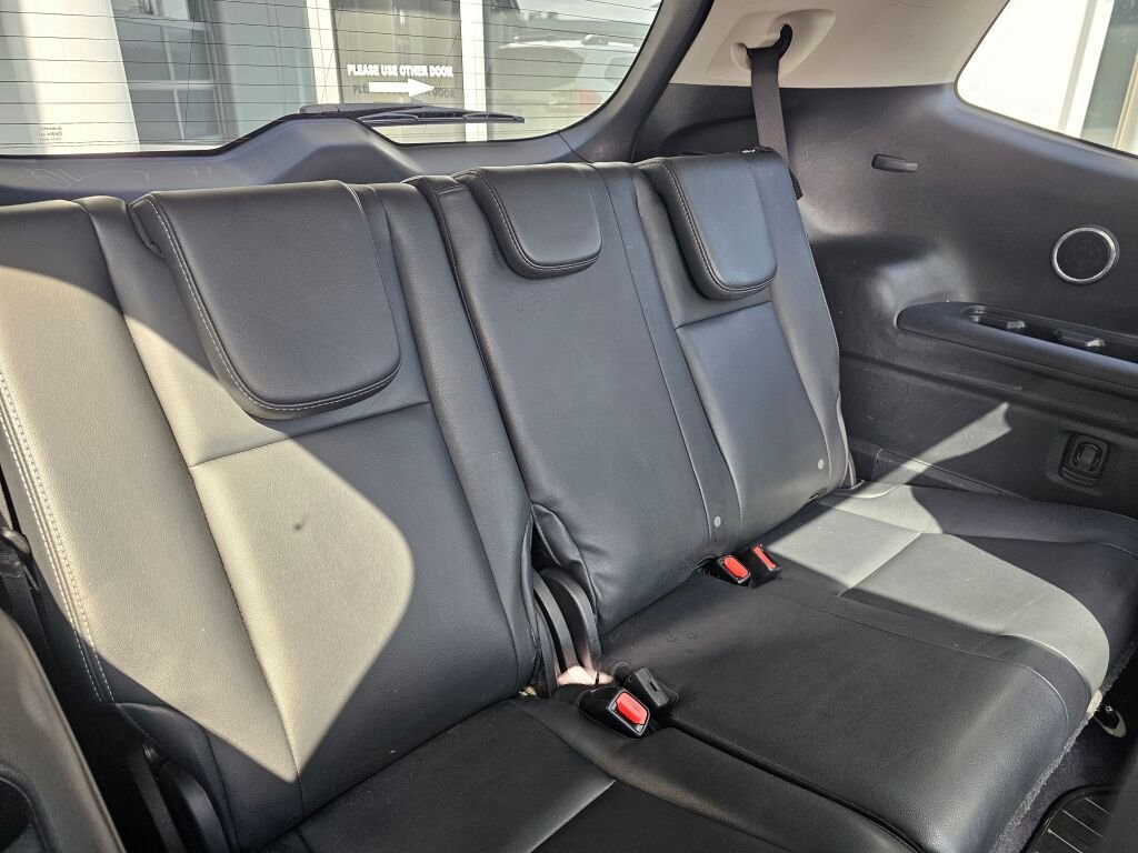 Used 2023 Crystal White Pearl Subaru Limited image 14