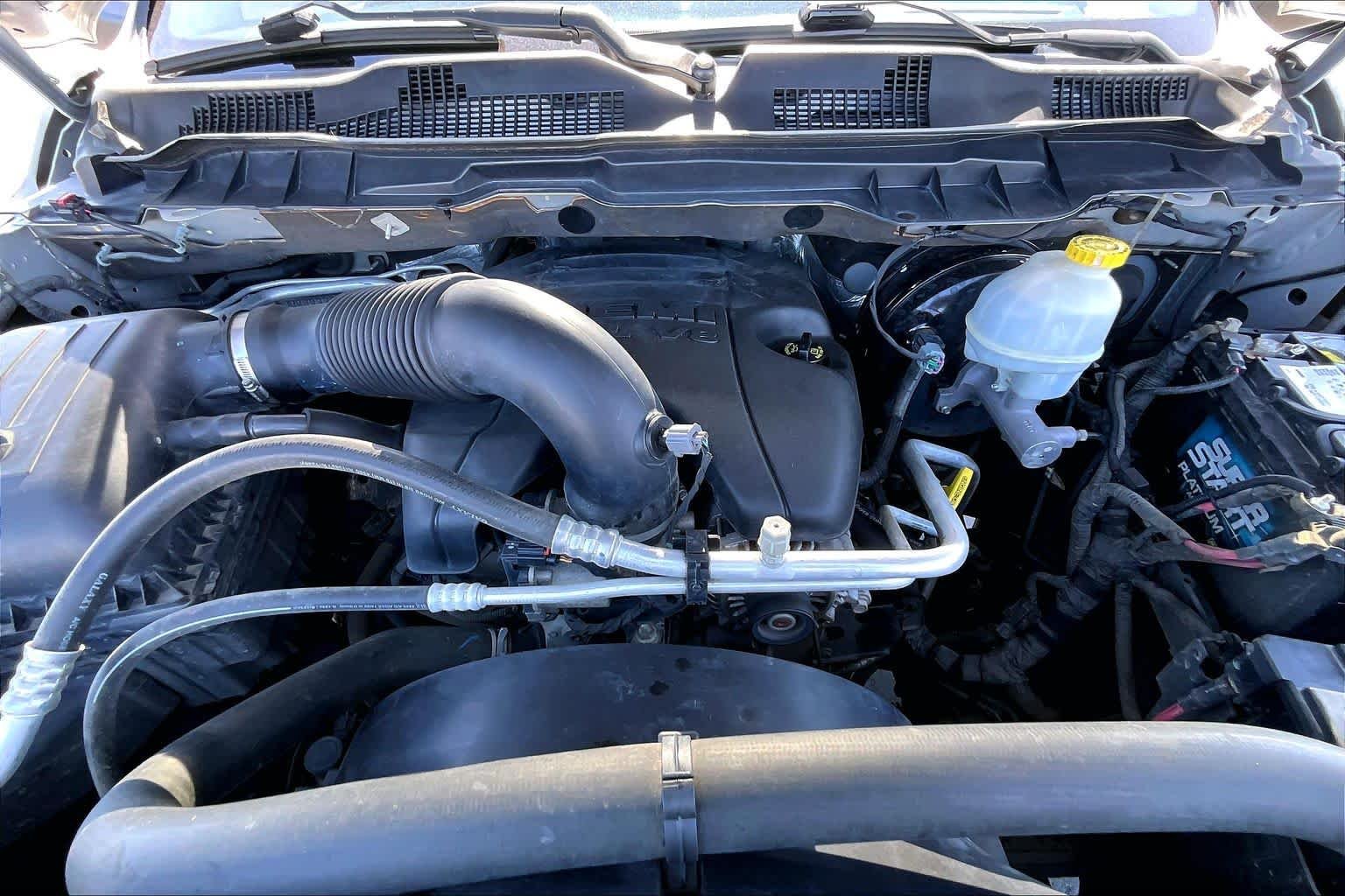 Used 2015 Bright Silver Metallic Clearcoat Ram Express image 31