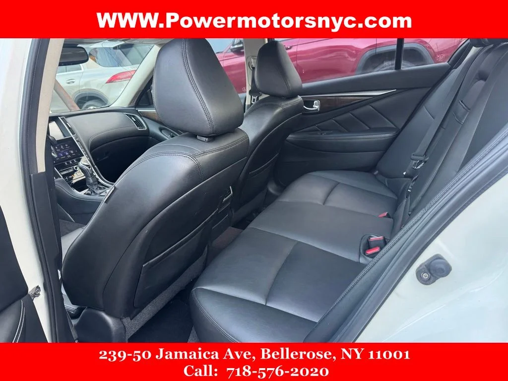 Used 2018 White INFINITI 3.0t LUXE image 23