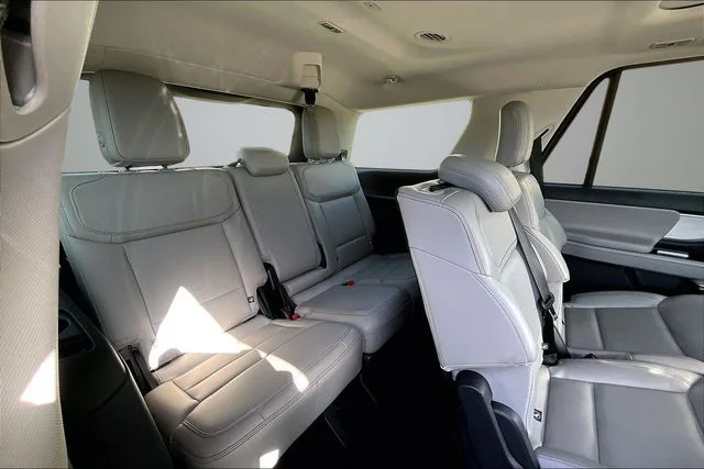 Used 2025 White Metallic Ford Active image 26