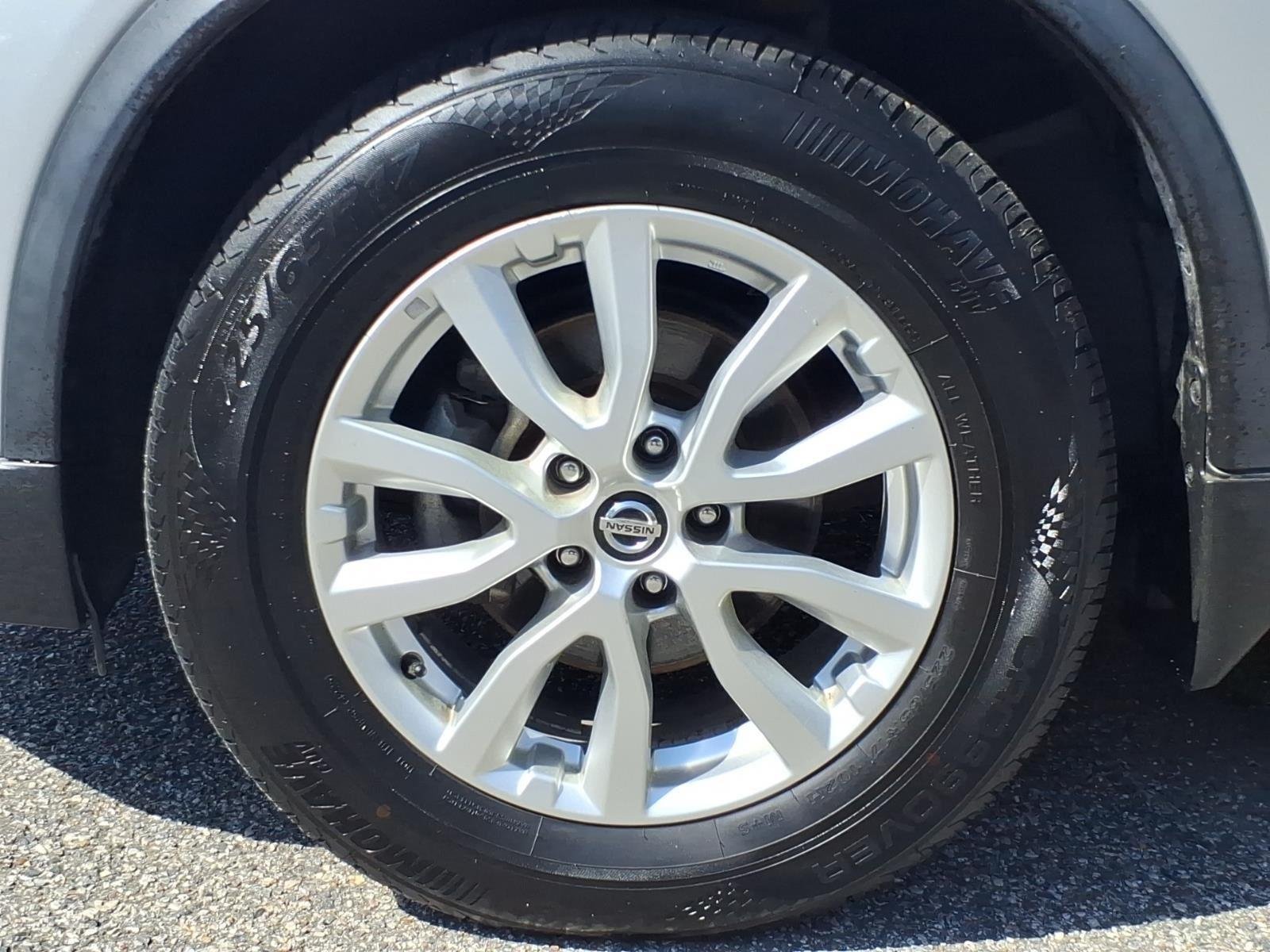 Used 2019 Gun Metallic Nissan S image 4
