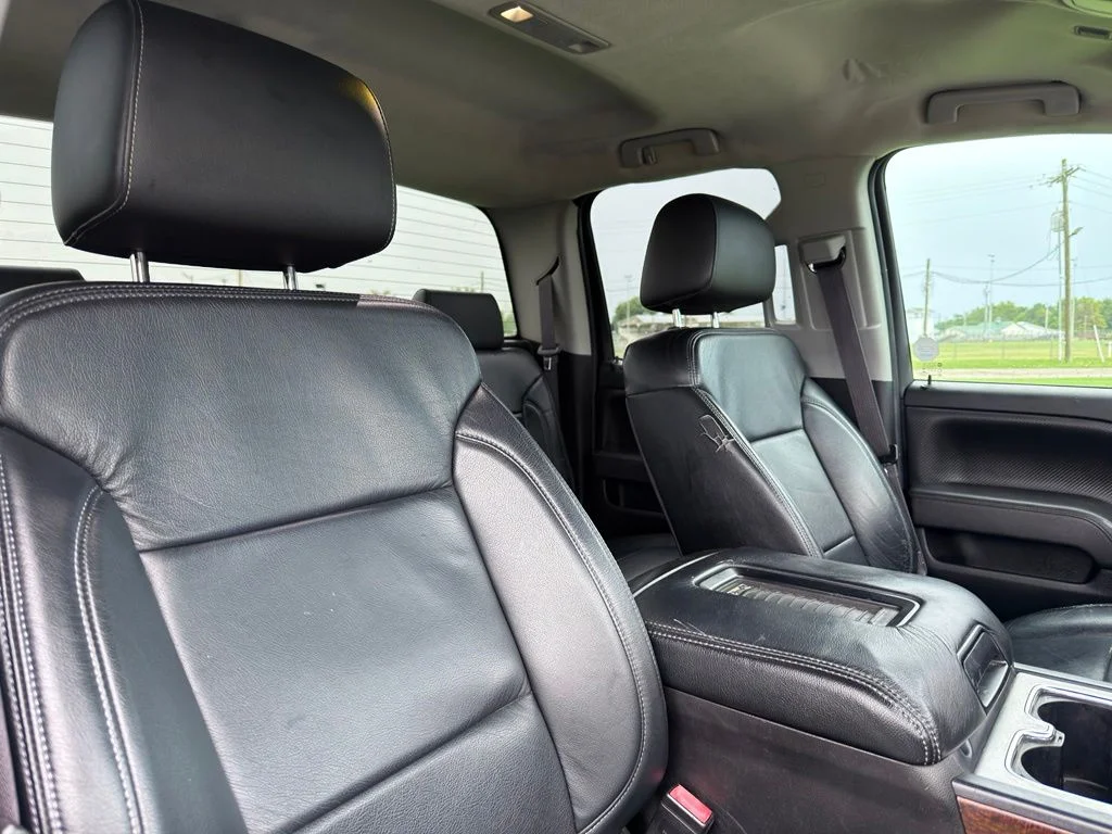 Used 2016 White GMC SLT image 30