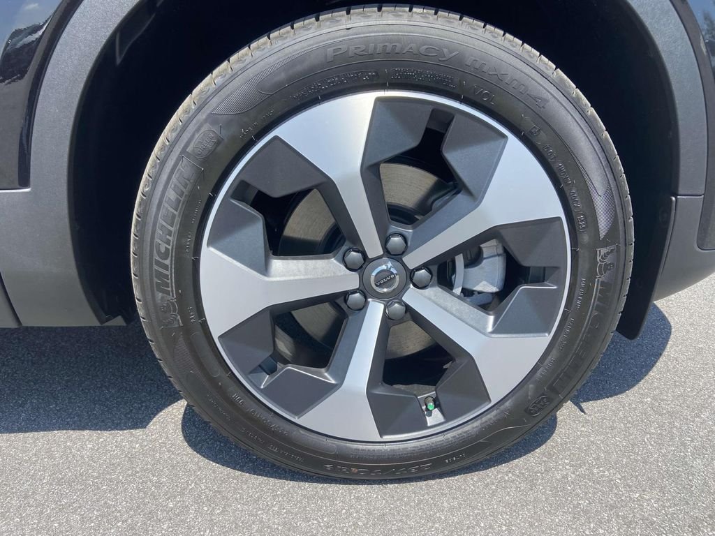 2026 Volvo XC40 Plus - Photo 21