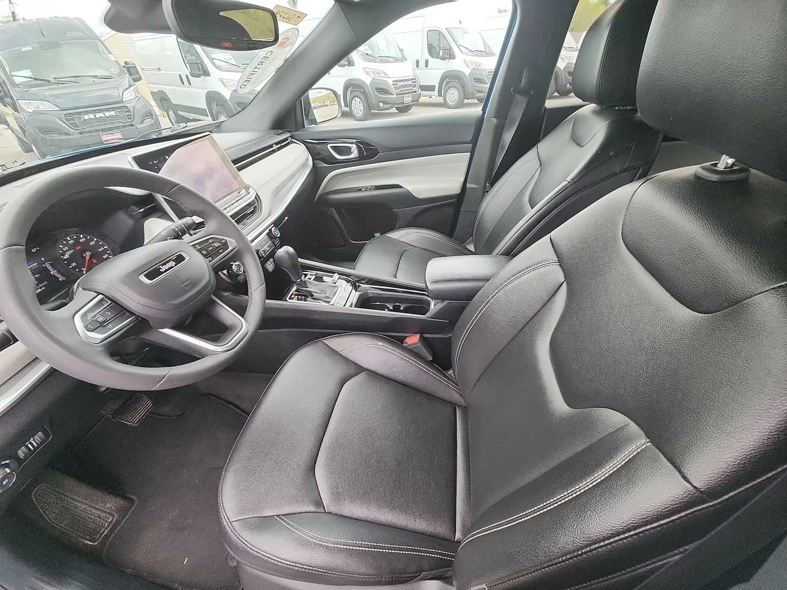 2025 Jeep Compass Limited - Photo 13