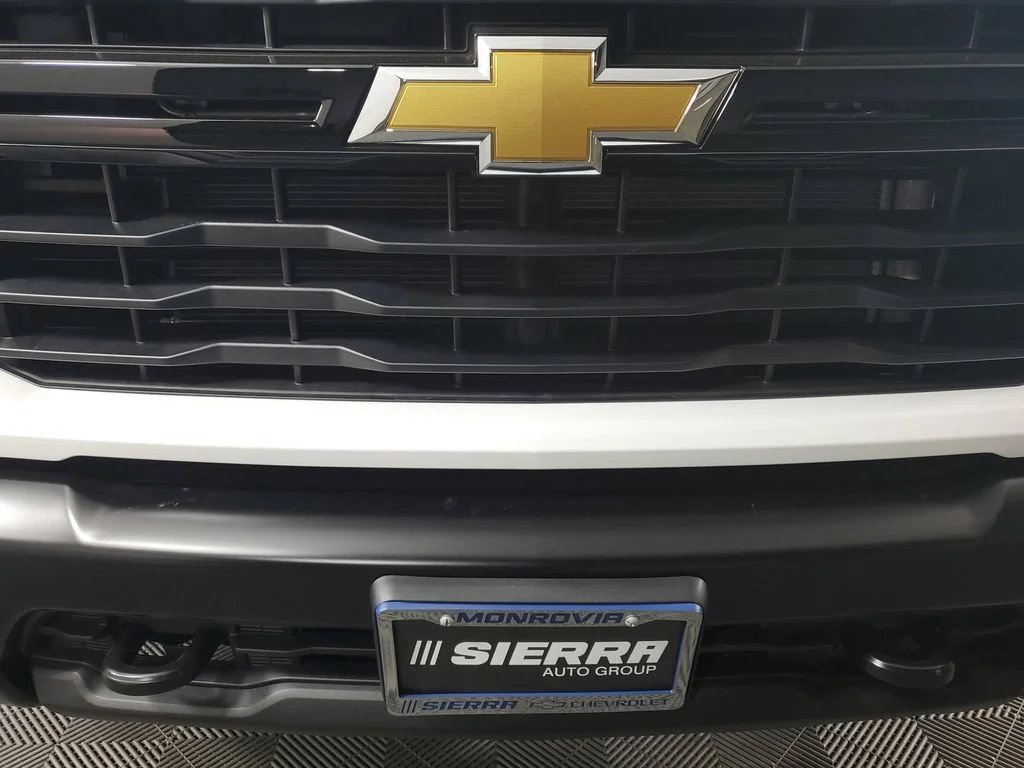 New 2026 Summit White Chevrolet WT image 10