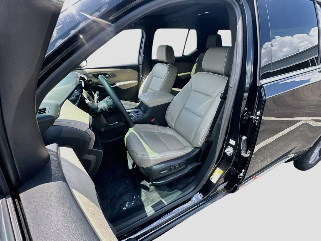 Used 2023 Black Chevrolet Premier image 22