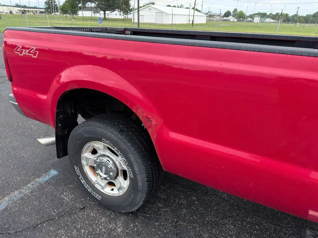 Used 2010  Ford XL image 9