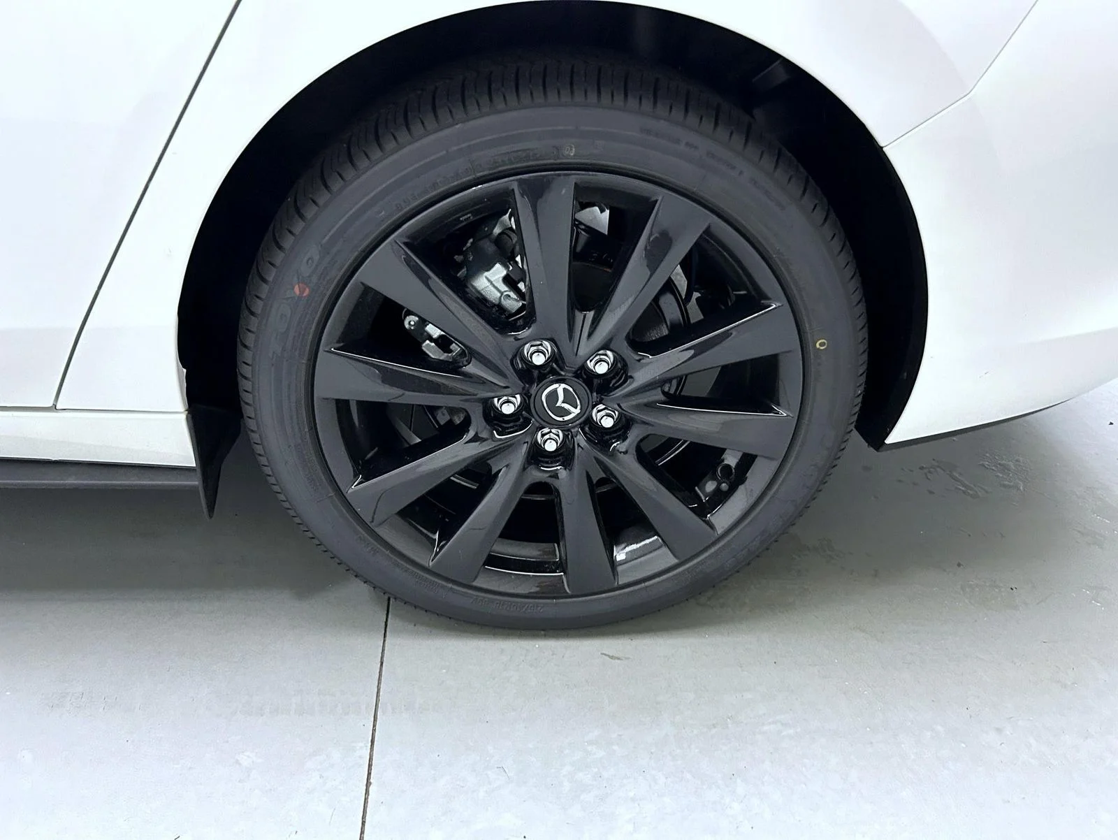 New 2026 Snowflake White Pearl Mazda 2.5 S Carbon Edition AWD image 23