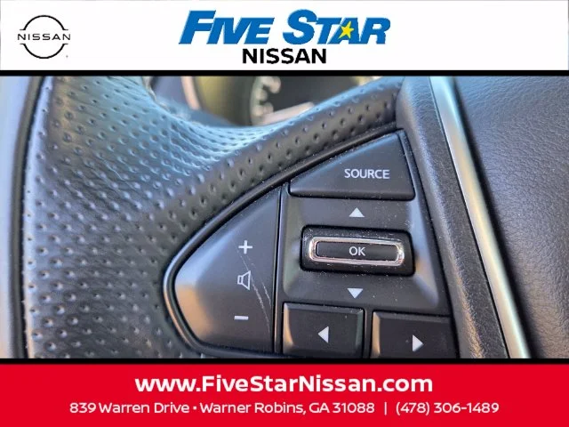 Used 2021 Black Nissan Platinum image 26