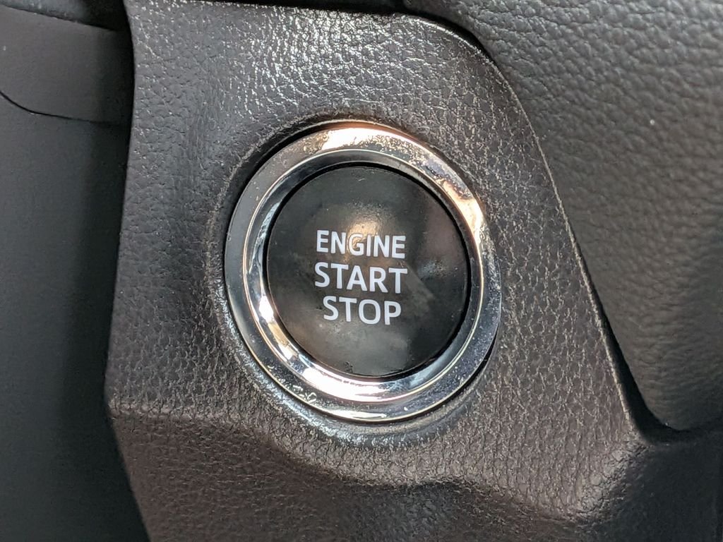 Used 2025  Toyota XLE image 20