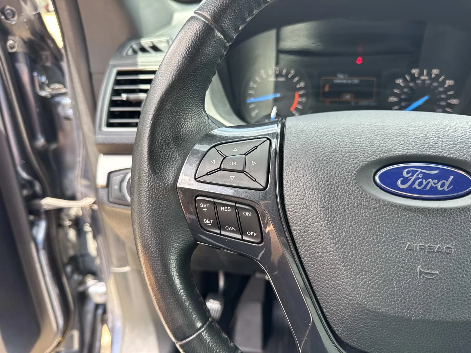 Used 2019 Blue Ford XLT image 22