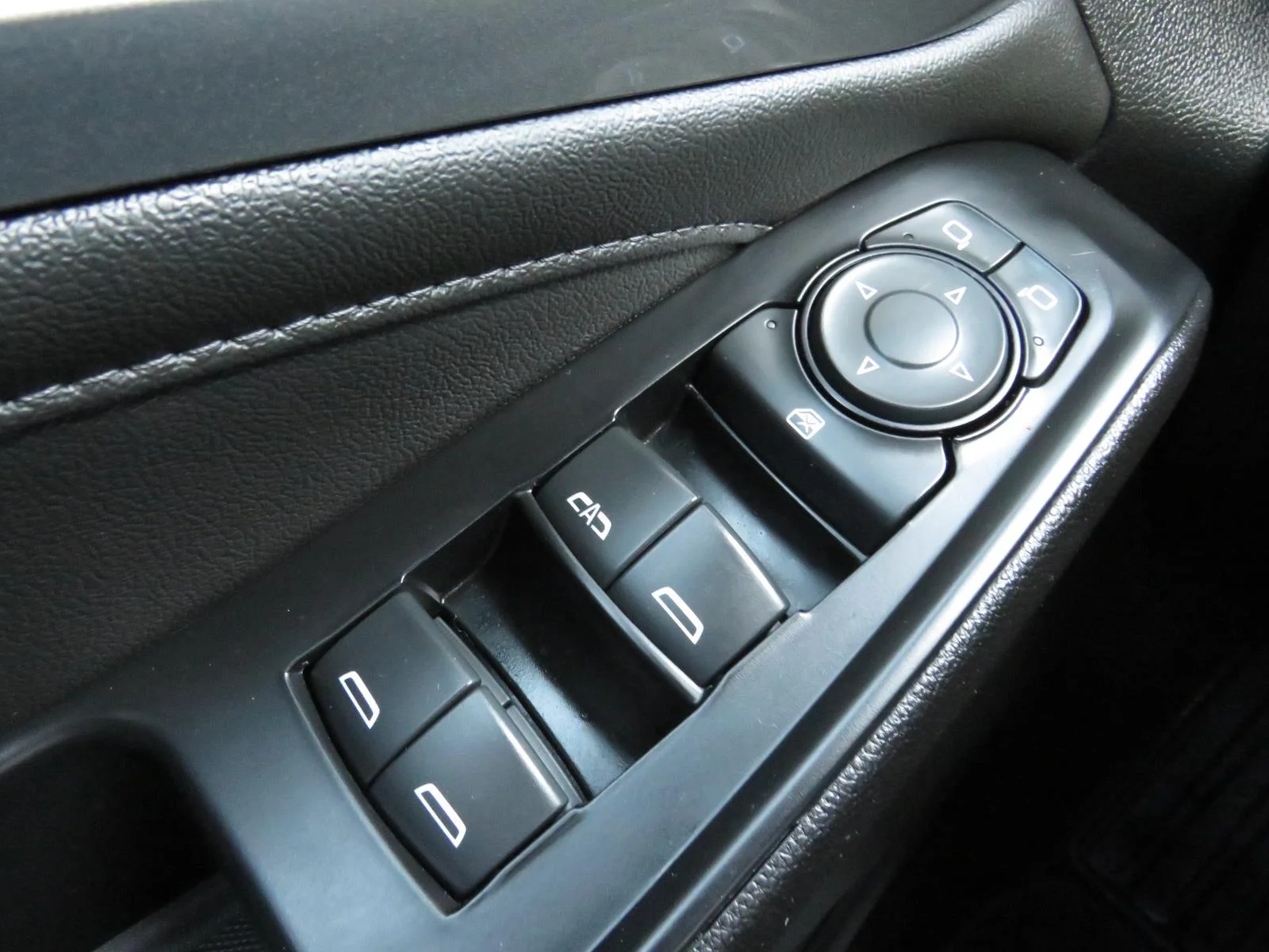 Used 2023 Northsky Blue Metallic Chevrolet LT Cloth image 34