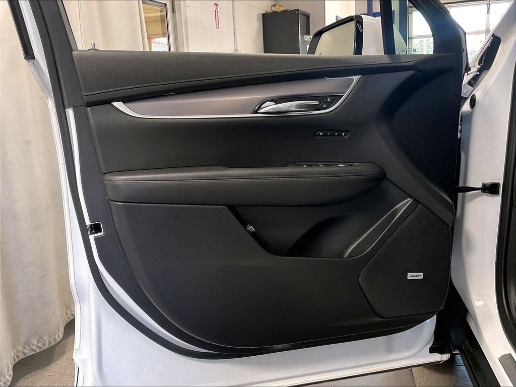 Used 2024 Crystal White Tricoat Cadillac Luxury image 9