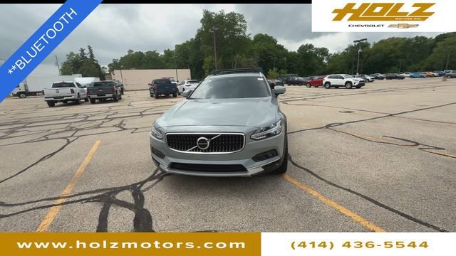 Used 2025 Gray Volvo Plus, B6 AWD Gas (mild hybrid) image 3