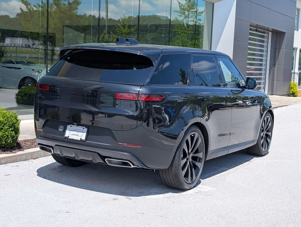 New 2026 Santorini Black Land Rover SE image 7
