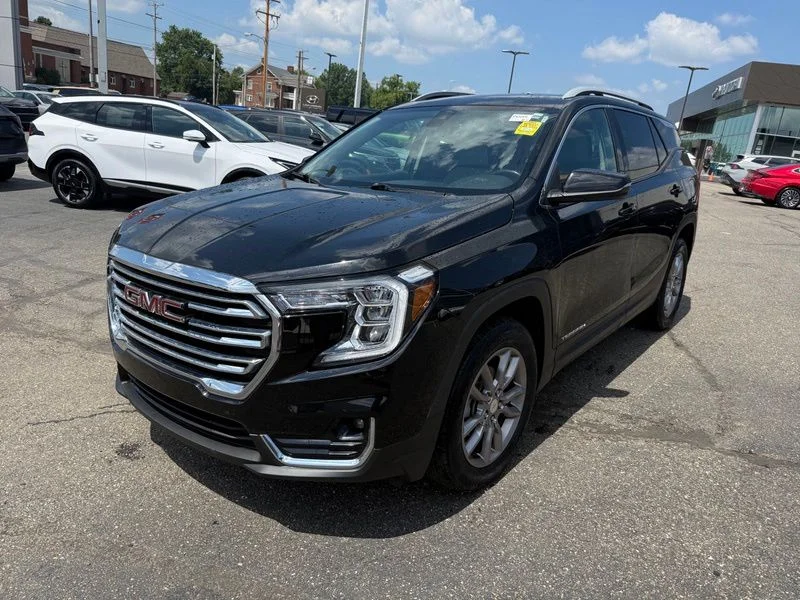 Used 2022 Black GMC SLT image 3