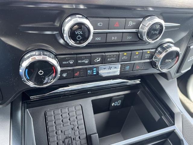 New 2026 Agate Black Metallic Ford F-350® Lariat® image 31