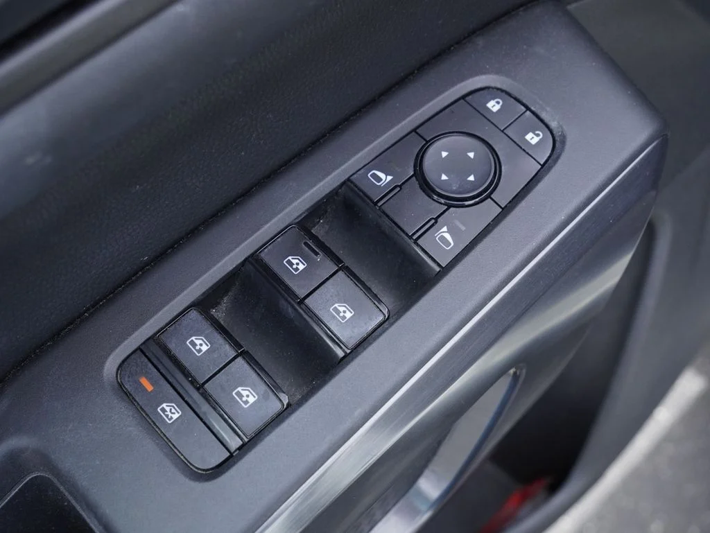 Used 2024 White Nissan Rock Creek image 8