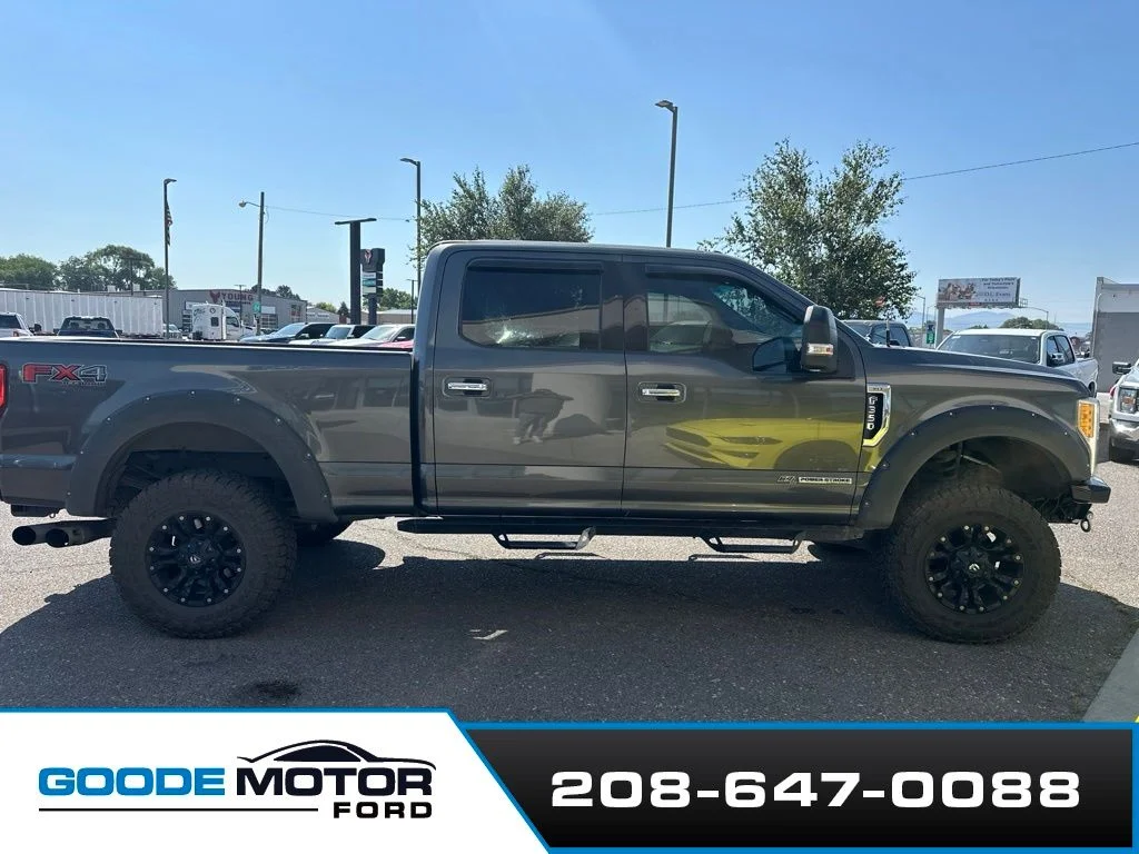 Used 2017  Ford XLT image 3