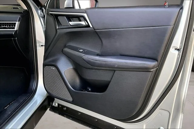 Used 2025 Gray Mitsubishi SE image 28
