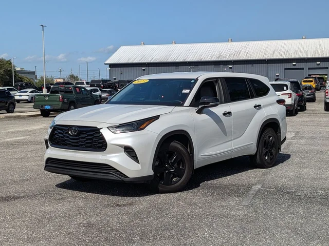 2023 Toyota Highlander L