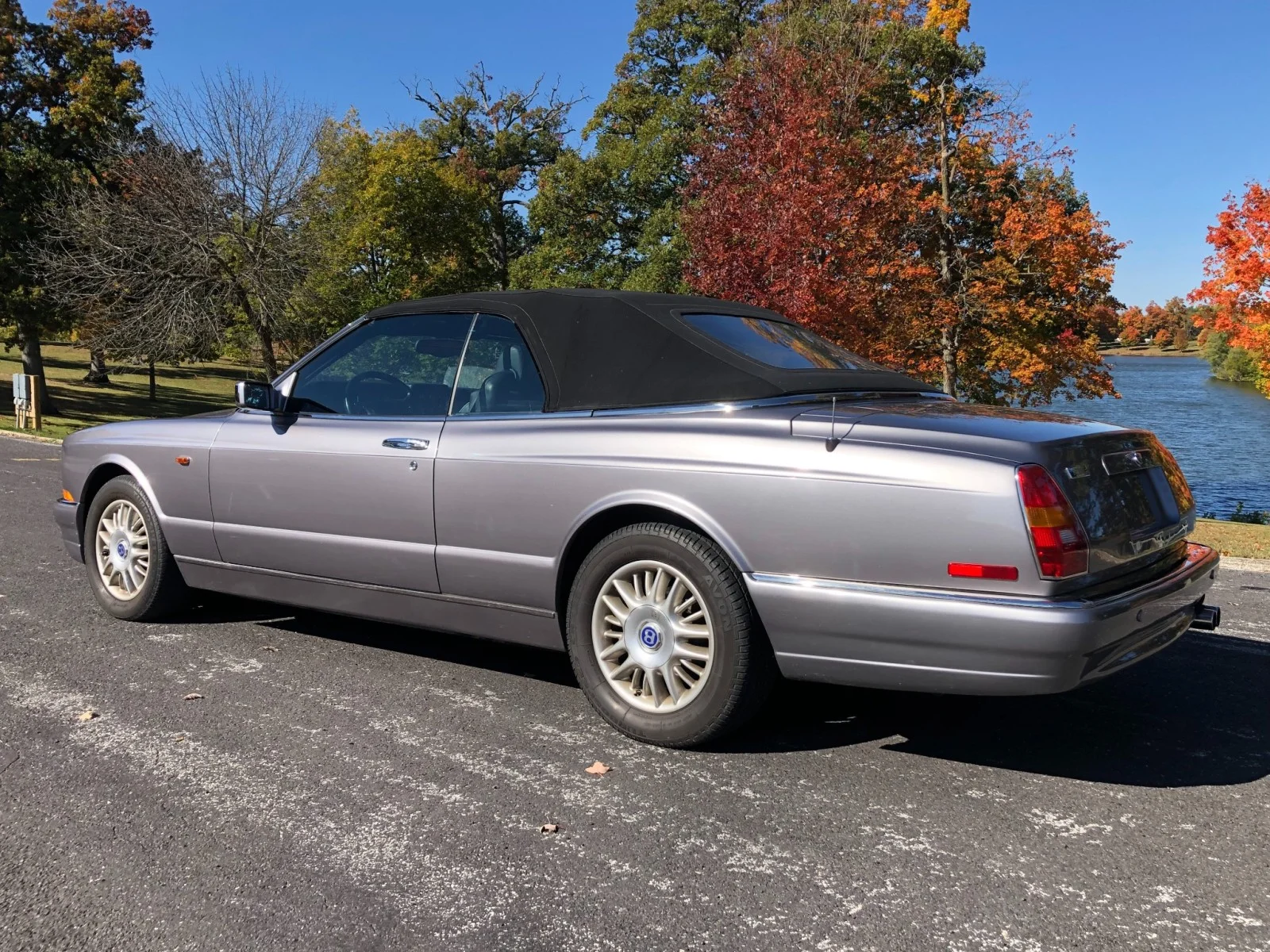 Used 2002 Silver Bentley  image 15