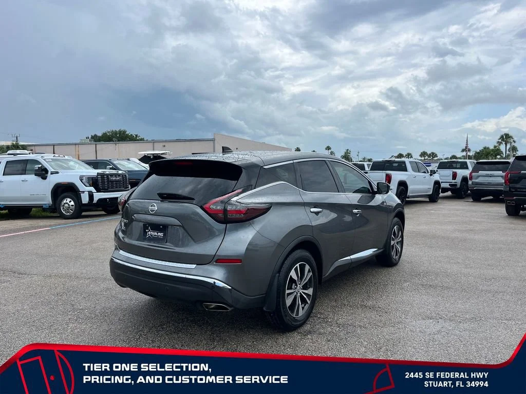 Used 2022 Gray Nissan S FWD image 7