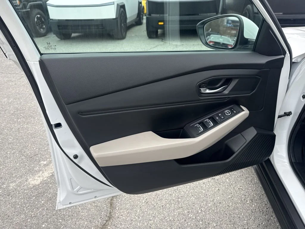 Used 2024 White Honda EX image 25