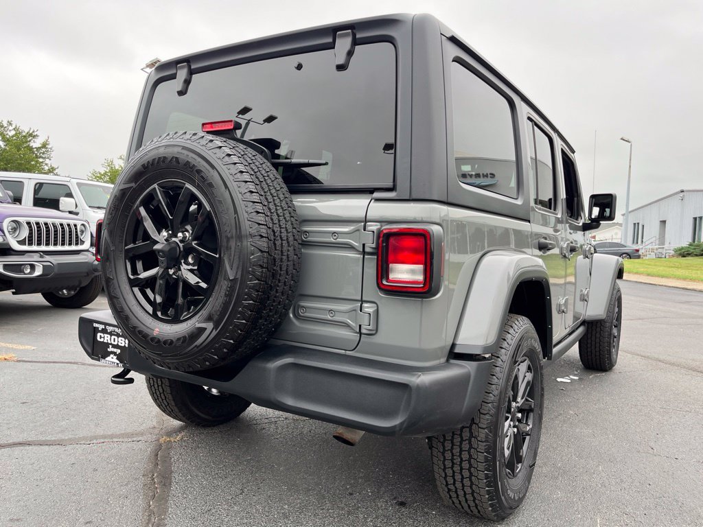 Used 2023 Gray Clearcoat Jeep Freedom Edition image 46