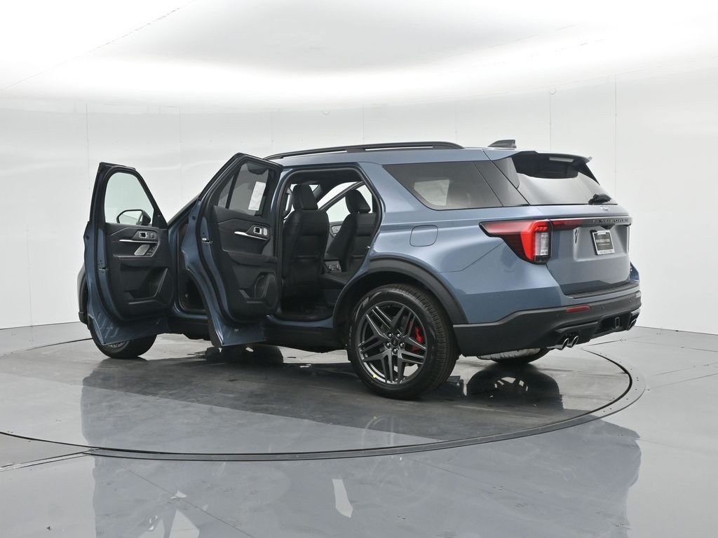 2025 Ford Explorer ST - Photo 39