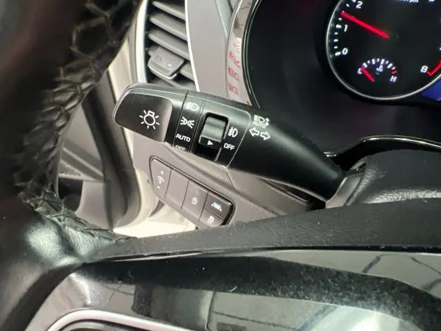 Used 2021 White Kia SX image 23