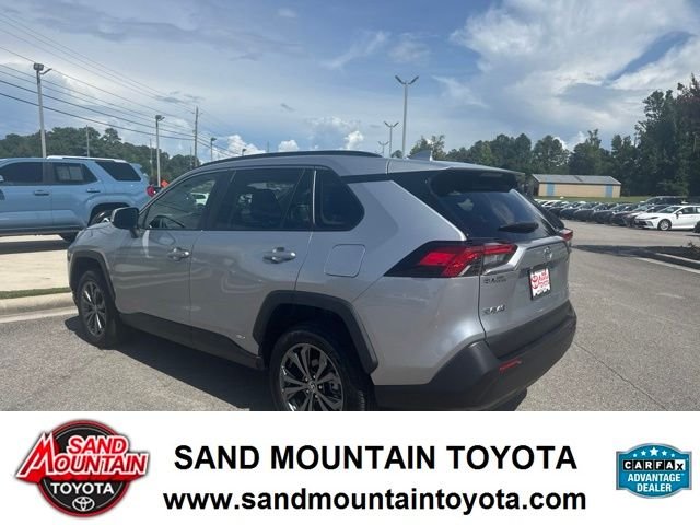 Used 2025 Silver Toyota XLE Premium image 5