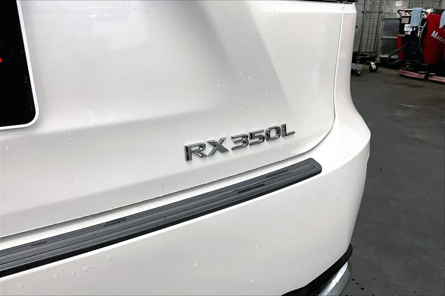 Used 2018 Eminent White Pearl Lexus  image 10
