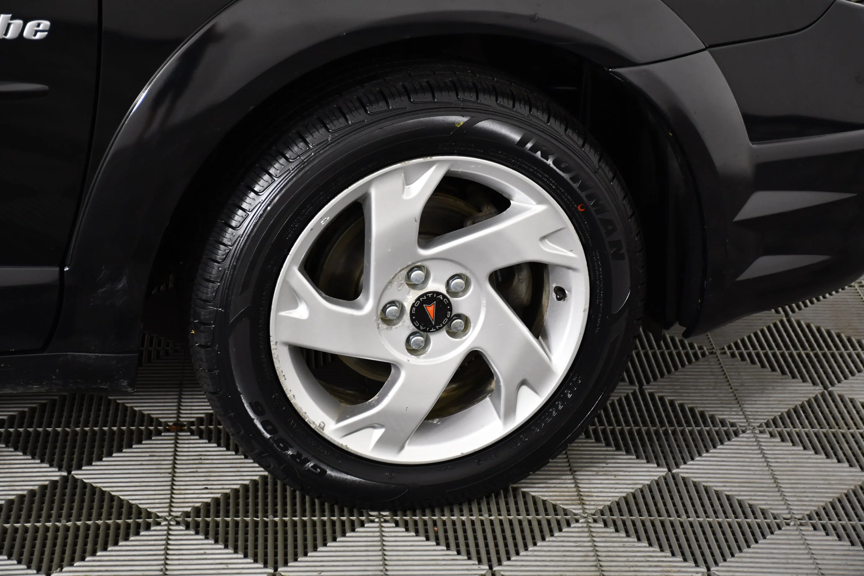 Used 2005 Abyss Black Pontiac Base image 47