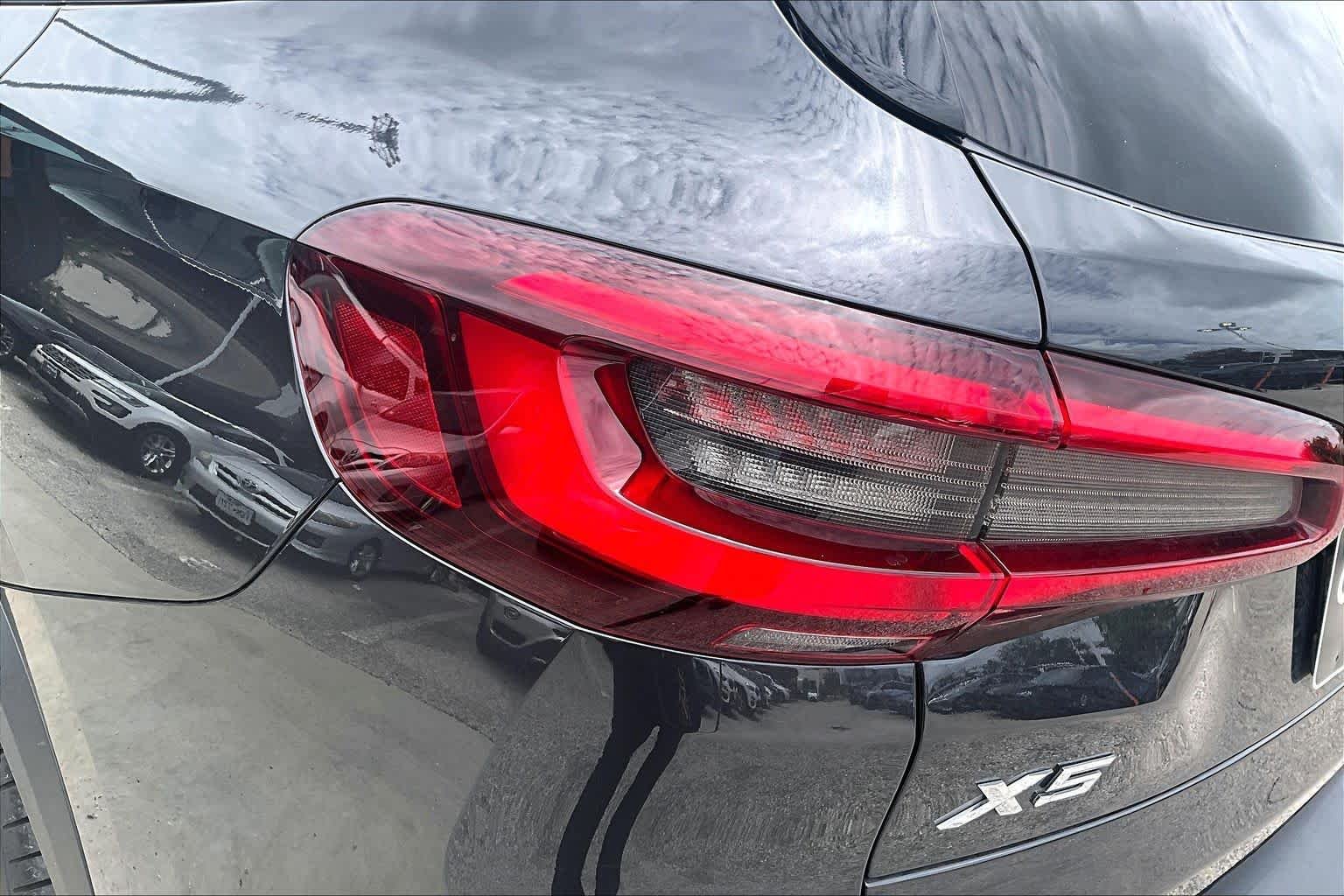 Used 2022 Dark Graphite Metallic BMW xDrive40i image 28