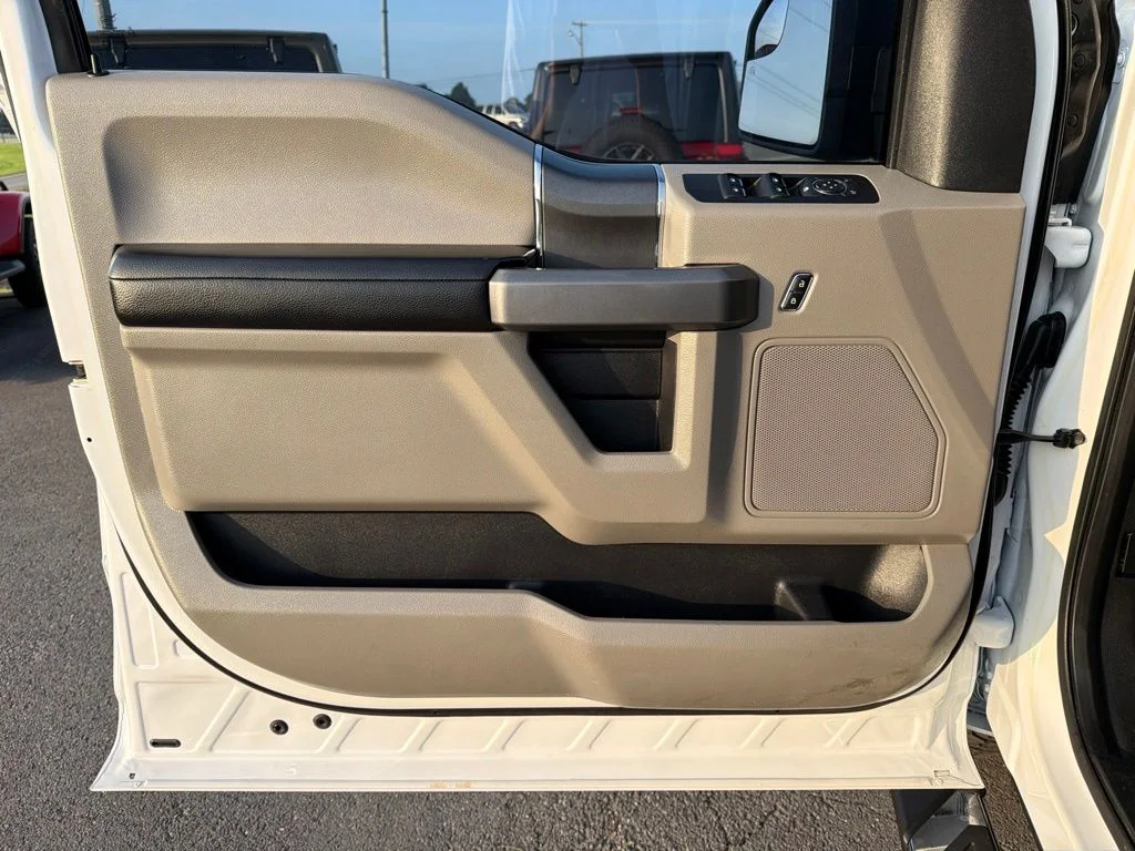 Used 2018 White Ford XLT image 27
