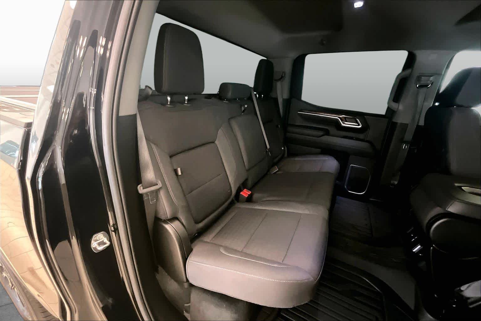 Used 2024 Onyx Black GMC Elevation image 19