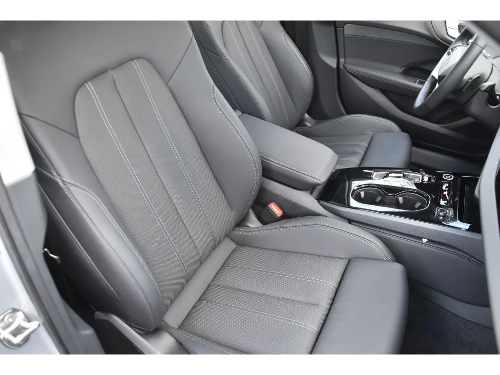 Used 2025 Florett Silver Metallic Audi Premium Plus image 29