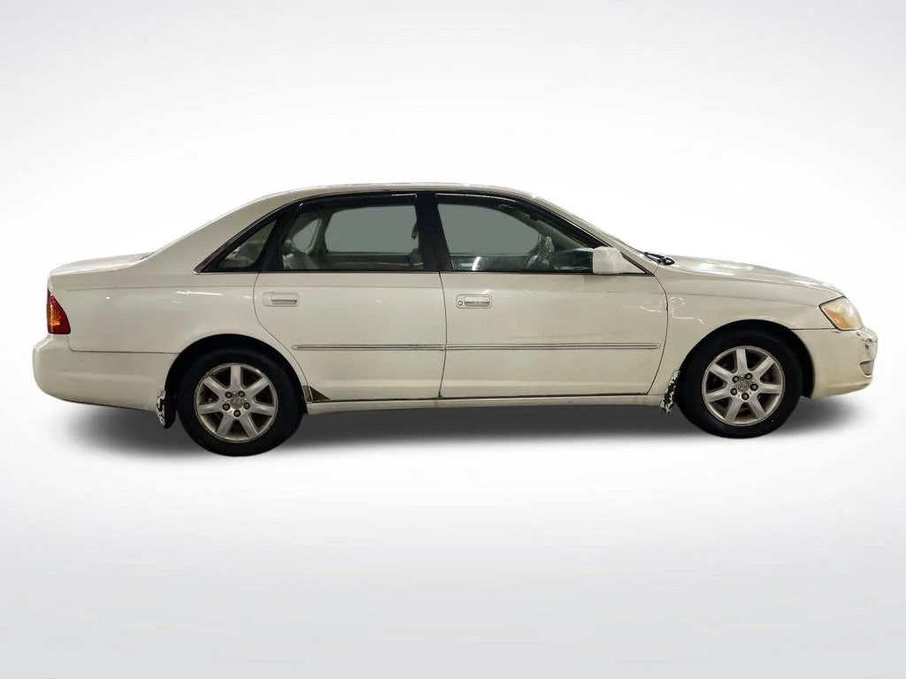 Used 2002 White Toyota XL image 4