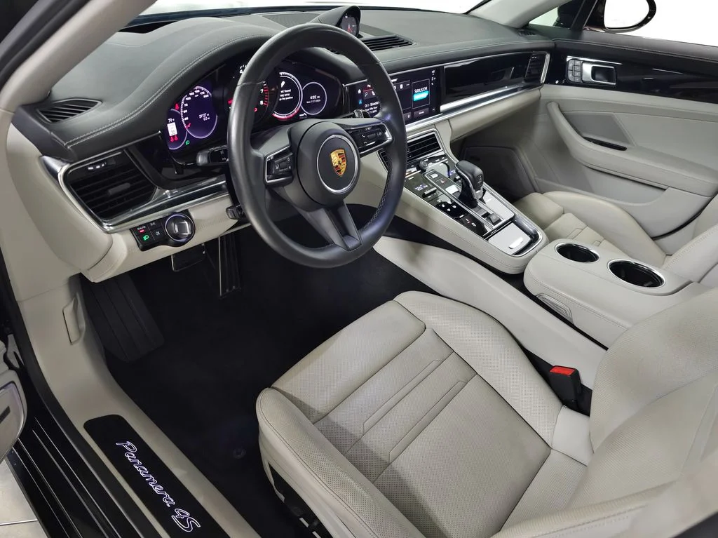 Used 2022  Porsche 4S image 17