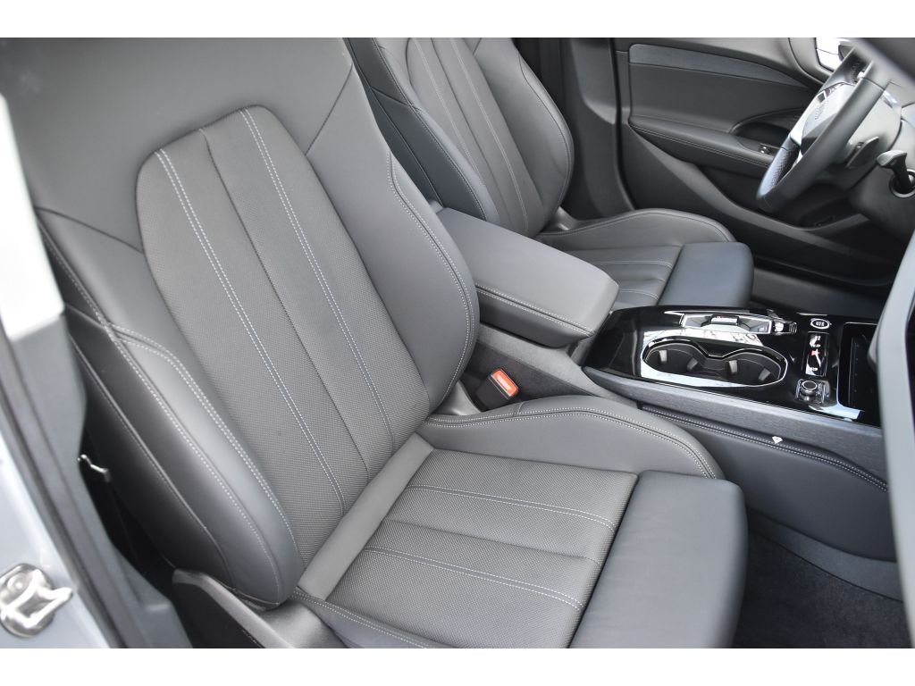 Used 2025 Florett Silver Metallic Audi Premium Plus image 29