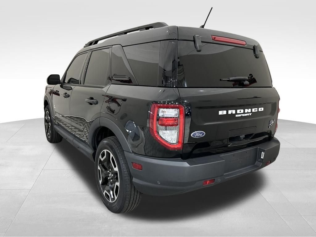 Used 2023 Black Ford Outer Banks image 3