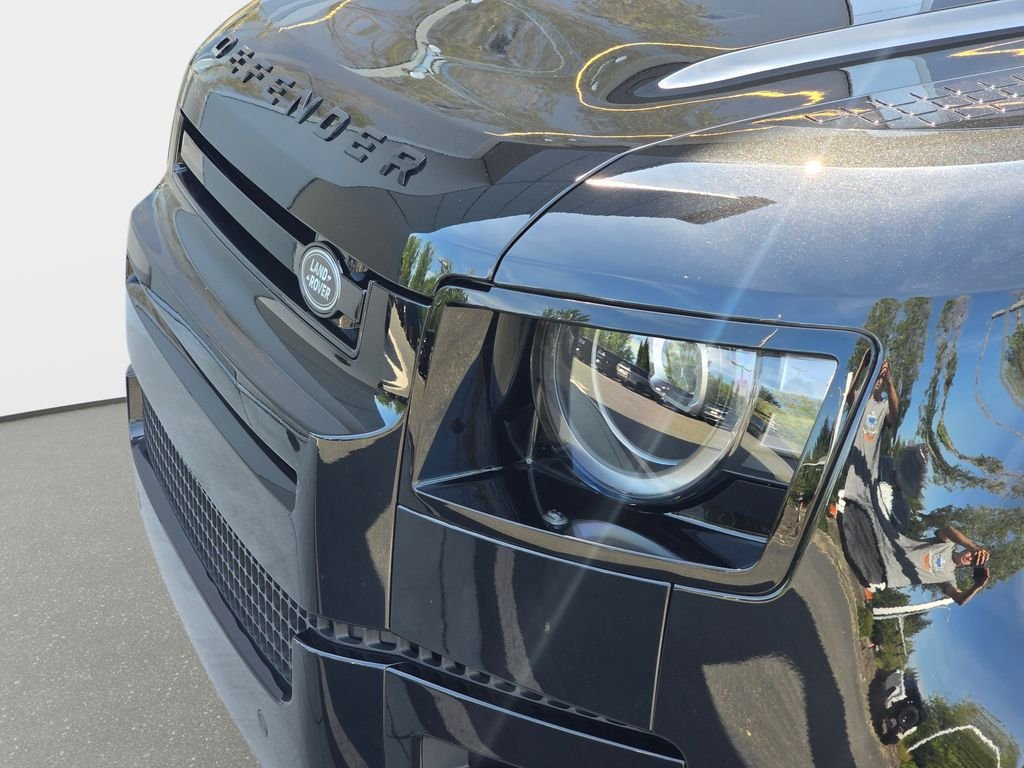 New 2026 Santorini Black LAND ROVER V8 image 34