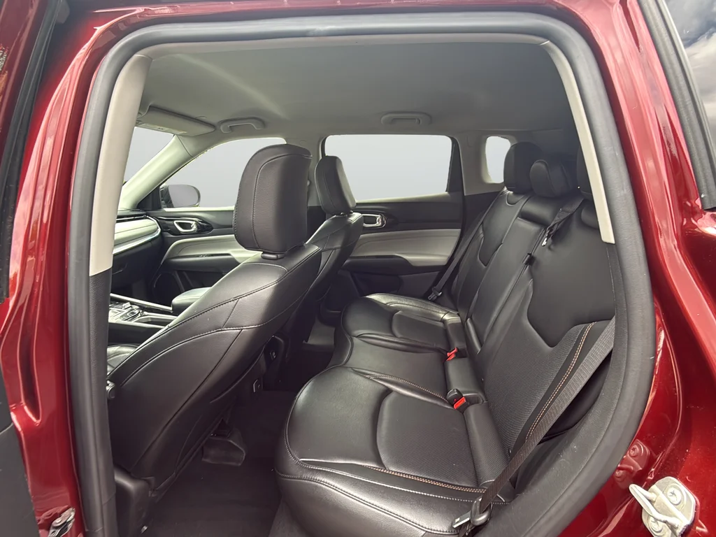 Used 2022 Red Jeep Limited image 12